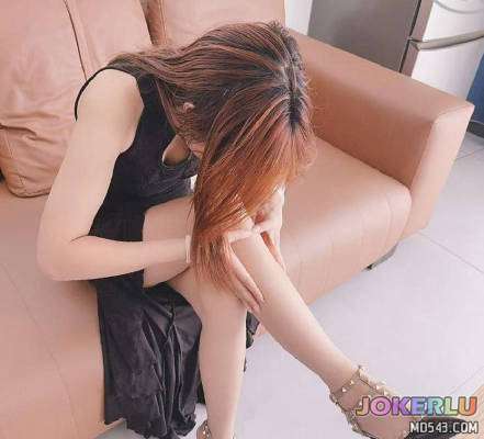  嫂子网贷逾期一天着急用钱趁机玩弄嫂子把她操到叫老公