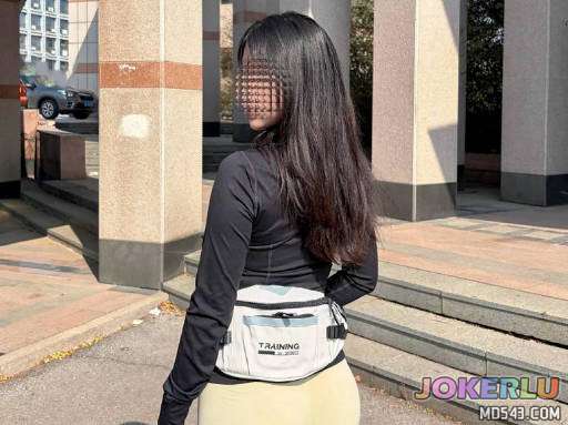  舌尖刺激堂姐小阴蒂轻松给堂姐送上高潮